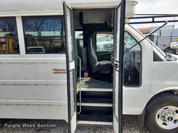 image for item MW9659 2007 GMC Savana  school bus