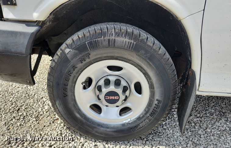 image for item MW9659 2007 GMC Savana  school bus