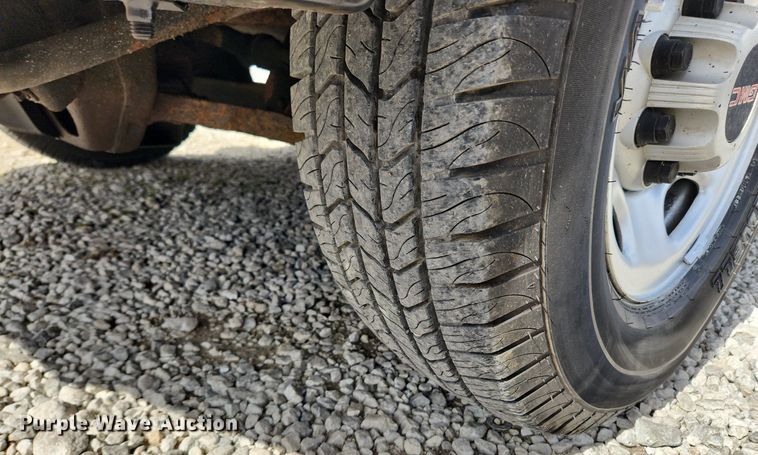 image for item MW9659 2007 GMC Savana  school bus