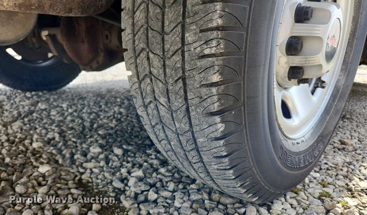 image for item MW9659 2007 GMC Savana  school bus