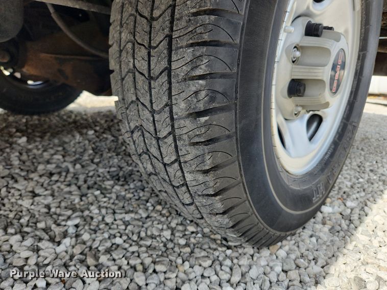 image for item MW9659 2007 GMC Savana  school bus