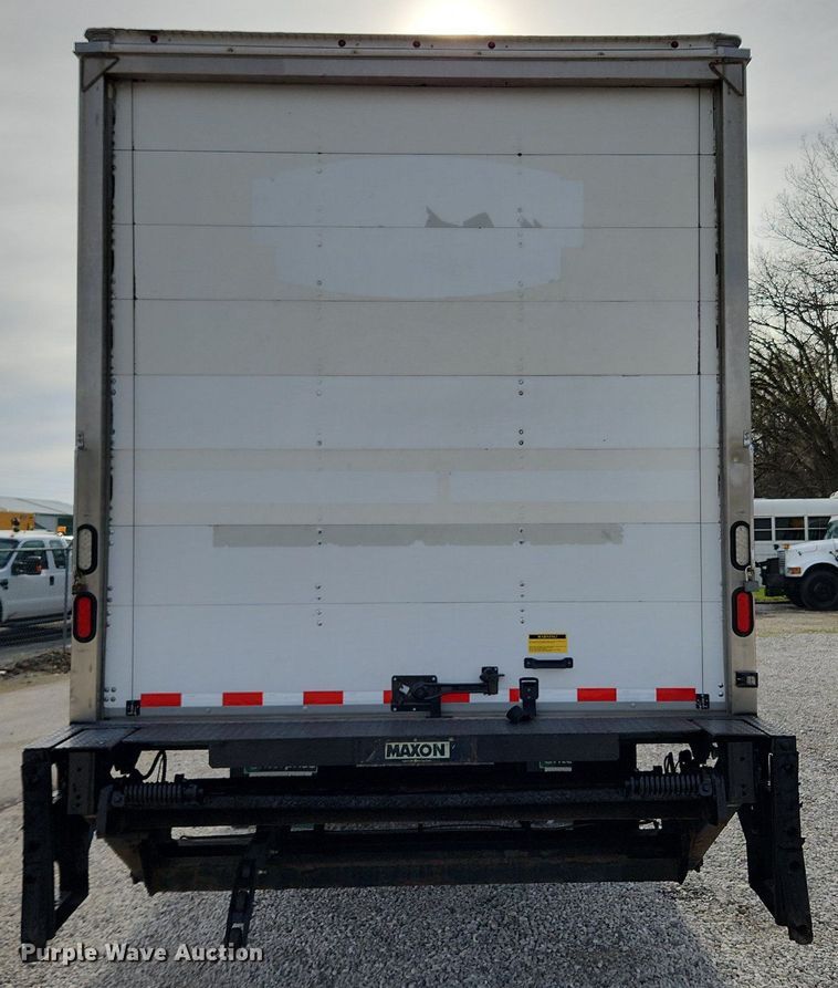 image for item MW9661 2017 International DuraStar 4300  box truck