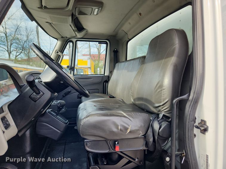 image for item MW9661 2017 International DuraStar 4300  box truck