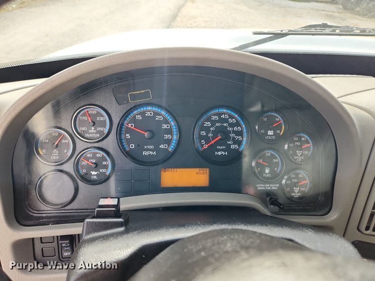 image for item MW9661 2017 International DuraStar 4300  box truck