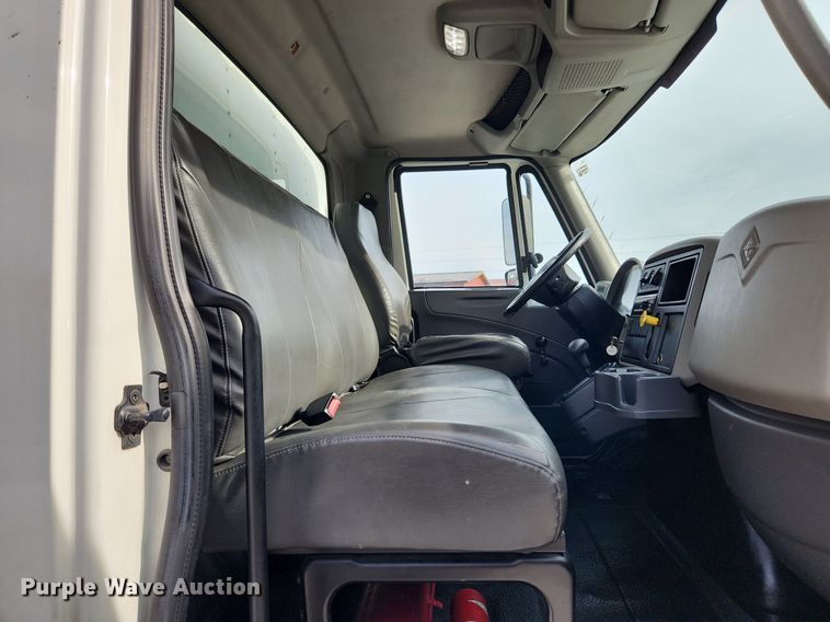 image for item MW9661 2017 International DuraStar 4300  box truck
