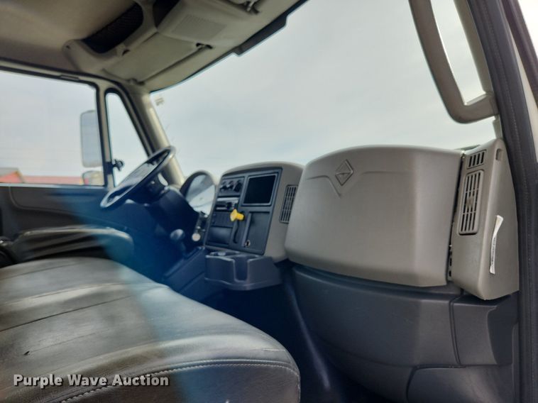 image for item MW9661 2017 International DuraStar 4300  box truck