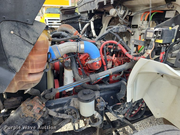 image for item MW9661 2017 International DuraStar 4300  box truck