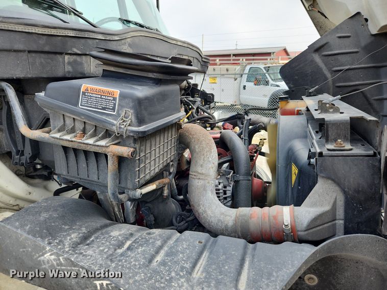 image for item MW9661 2017 International DuraStar 4300  box truck