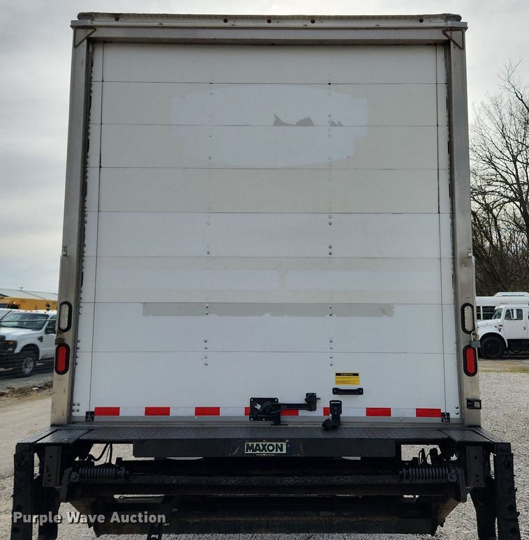 image for item MW9661 2017 International DuraStar 4300  box truck