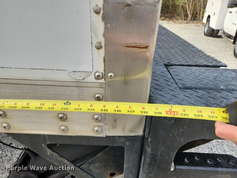 image for item MW9661 2017 International DuraStar 4300  box truck