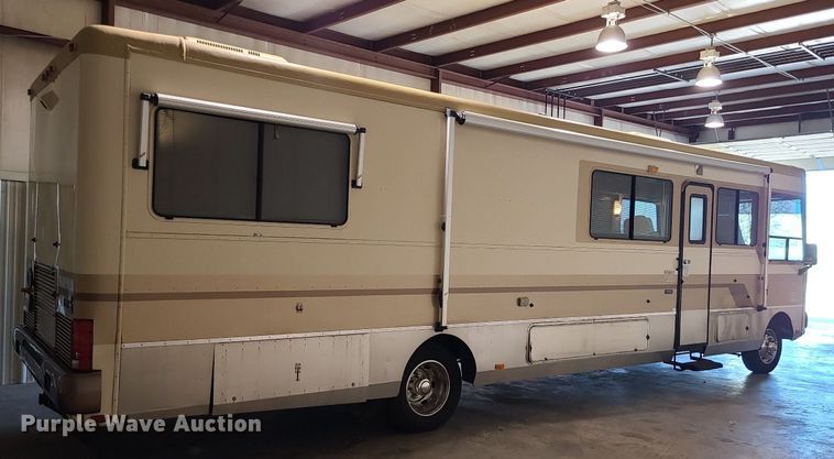 image for item MX9650 1992 Safari Motorcoach  RV