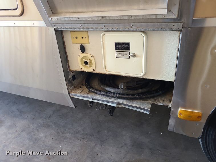 image for item MX9650 1992 Safari Motorcoach  RV