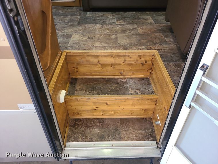 image for item MX9650 1992 Safari Motorcoach  RV