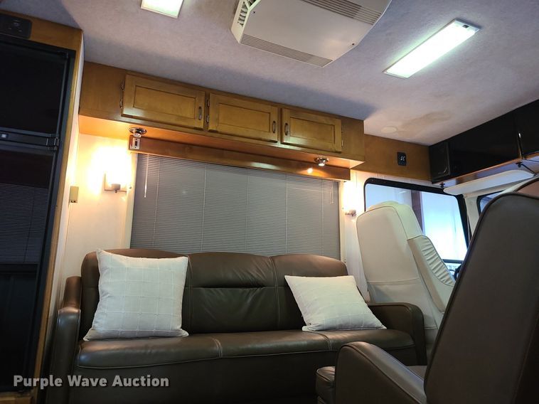 image for item MX9650 1992 Safari Motorcoach  RV