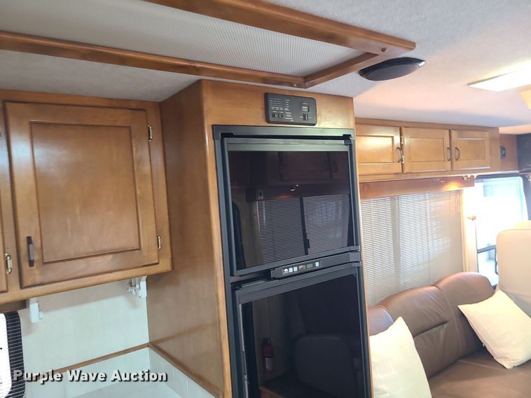 image for item MX9650 1992 Safari Motorcoach  RV