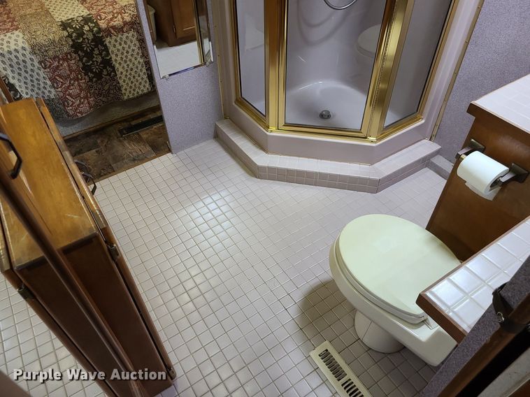 image for item MX9650 1992 Safari Motorcoach  RV