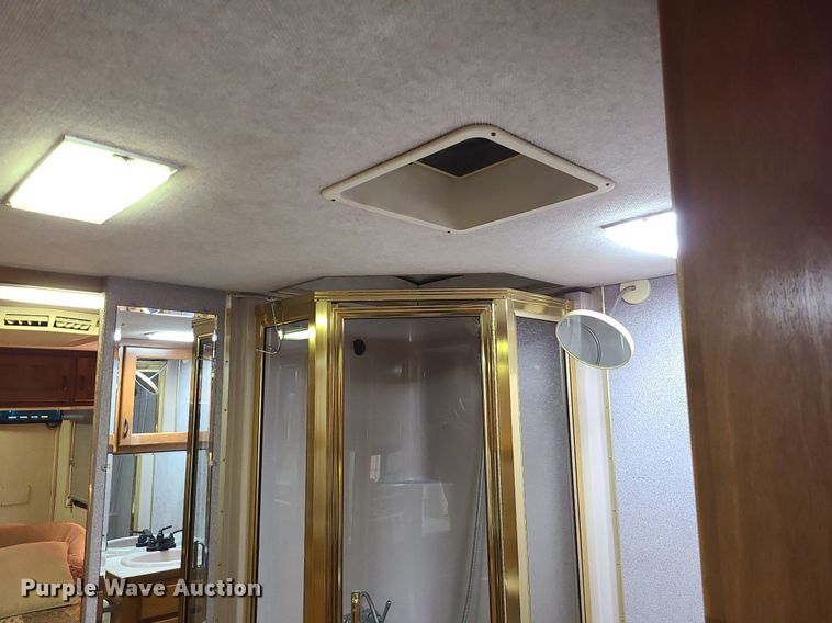 image for item MX9650 1992 Safari Motorcoach  RV