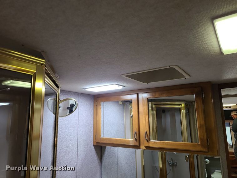 image for item MX9650 1992 Safari Motorcoach  RV