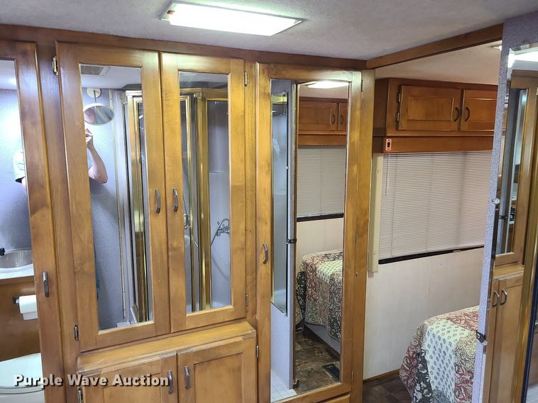 image for item MX9650 1992 Safari Motorcoach  RV