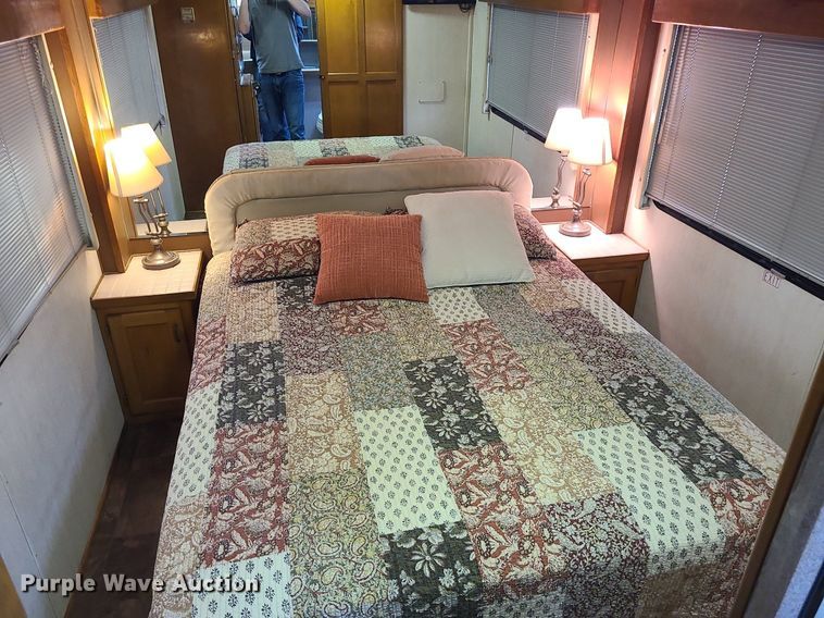 image for item MX9650 1992 Safari Motorcoach  RV