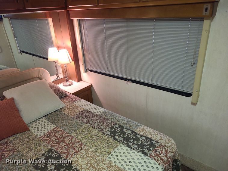 image for item MX9650 1992 Safari Motorcoach  RV