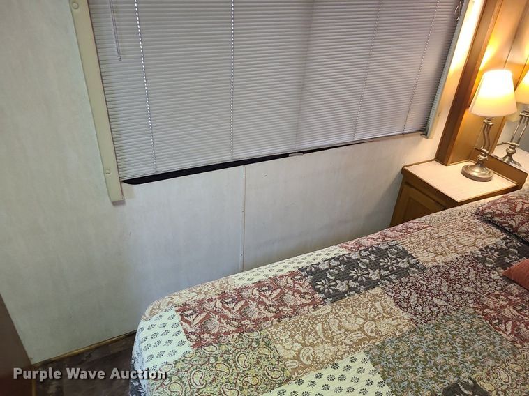 image for item MX9650 1992 Safari Motorcoach  RV