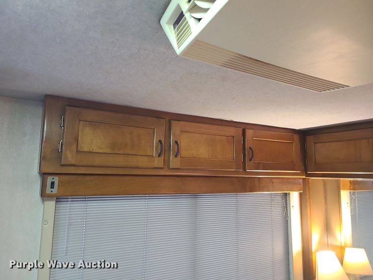 image for item MX9650 1992 Safari Motorcoach  RV