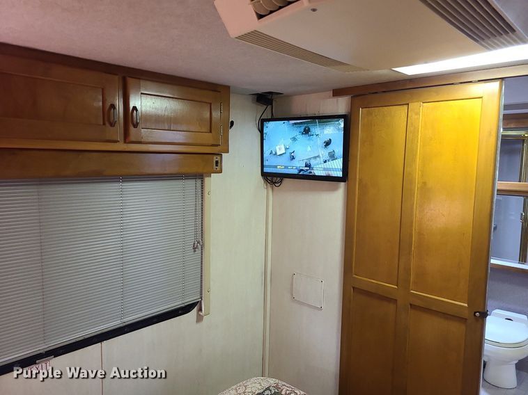 image for item MX9650 1992 Safari Motorcoach  RV