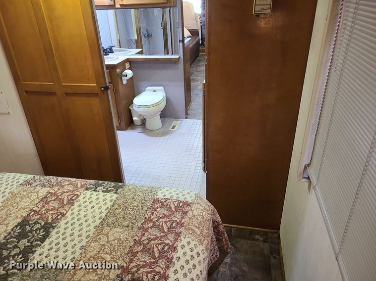 image for item MX9650 1992 Safari Motorcoach  RV