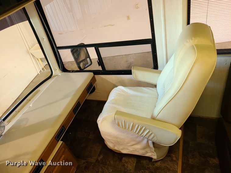 image for item MX9650 1992 Safari Motorcoach  RV