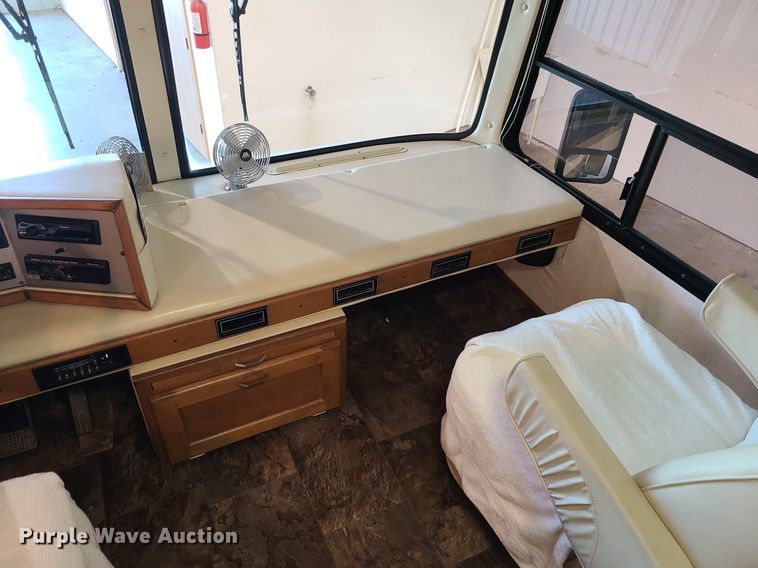 image for item MX9650 1992 Safari Motorcoach  RV