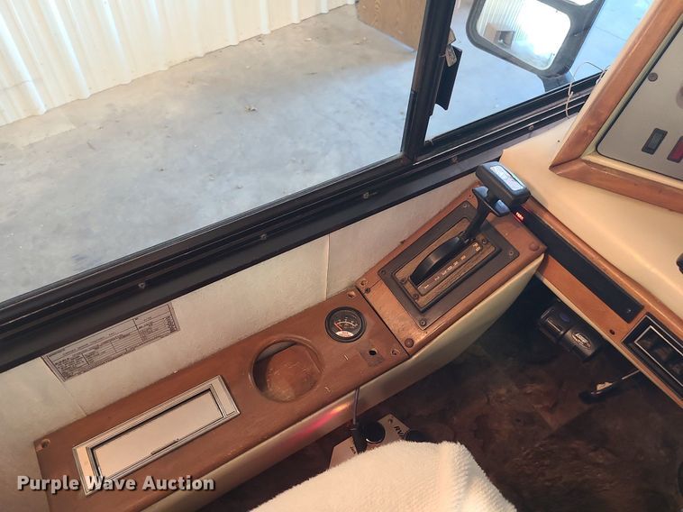 image for item MX9650 1992 Safari Motorcoach  RV