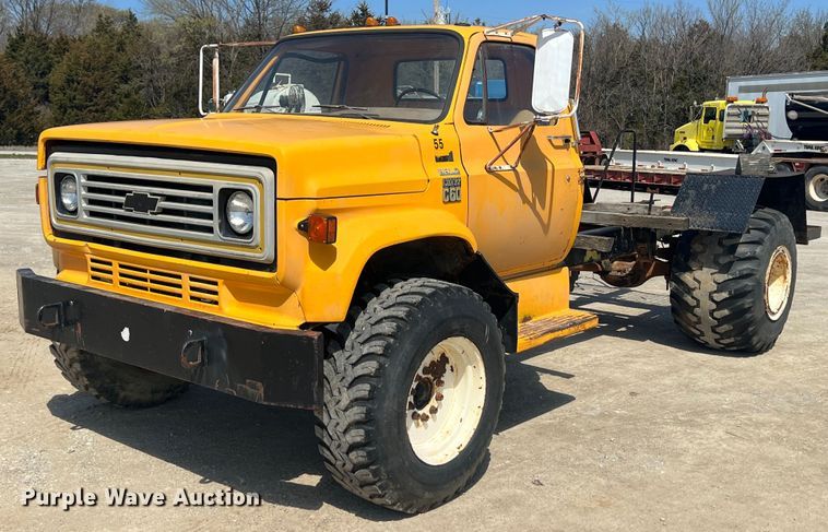 image for item MY9582 1978 Chevrolet C60  truck cab and chassis