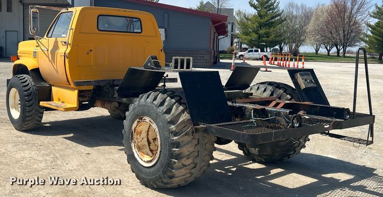 image for item MY9582 1978 Chevrolet C60  truck cab and chassis