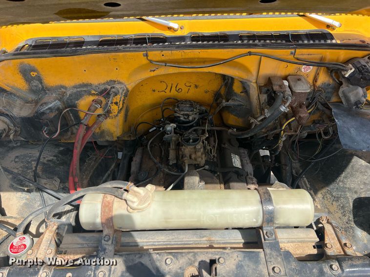 image for item MY9582 1978 Chevrolet C60  truck cab and chassis