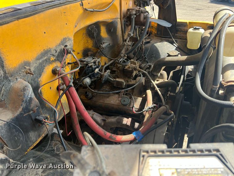 image for item MY9582 1978 Chevrolet C60  truck cab and chassis