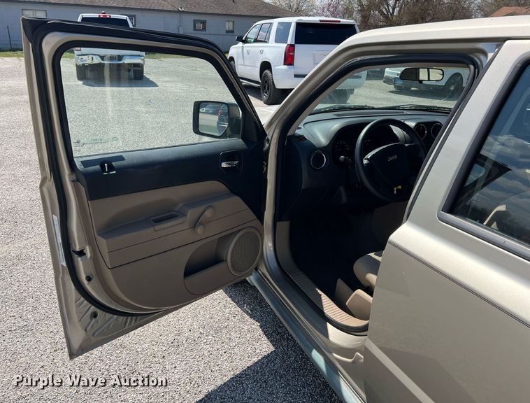 image for item MY9591 2010 Jeep Patriot  SUV