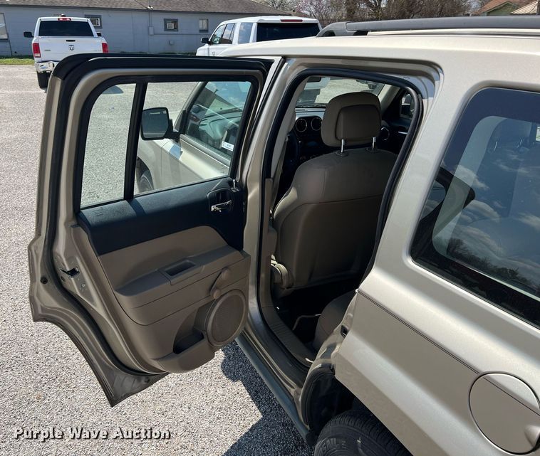 image for item MY9591 2010 Jeep Patriot  SUV