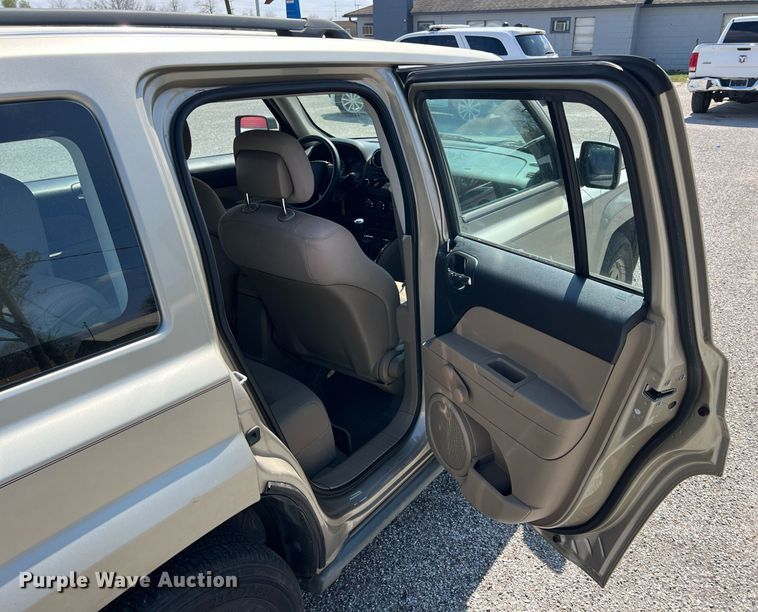 image for item MY9591 2010 Jeep Patriot  SUV