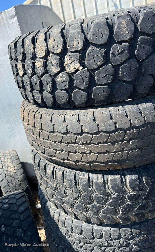 image for item MY9599 Approximately 50 wheels and tires