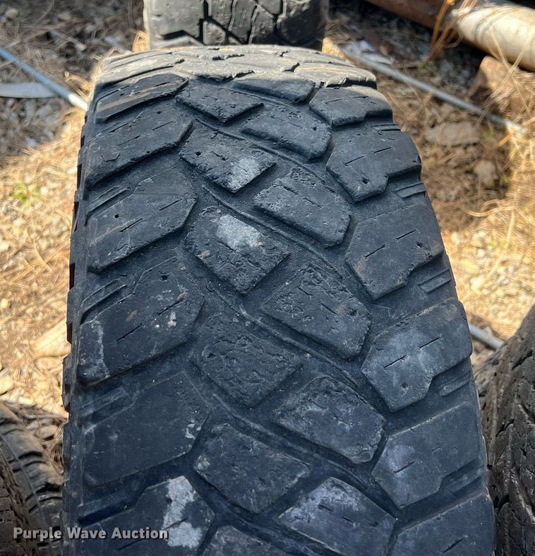 image for item MY9599 Approximately 50 wheels and tires