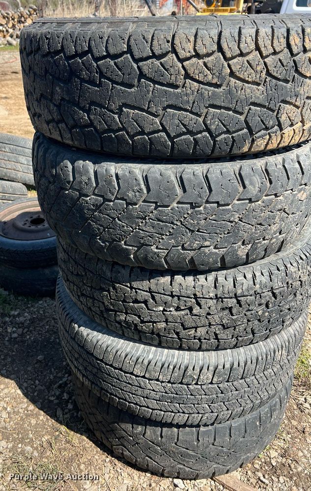 image for item MY9599 Approximately 50 wheels and tires