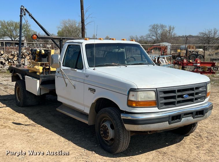 image for item MY9606 1997 Ford F450 Super Duty  flatbed truck