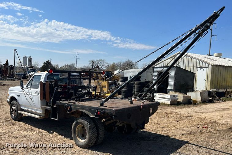 image for item MY9606 1997 Ford F450 Super Duty  flatbed truck