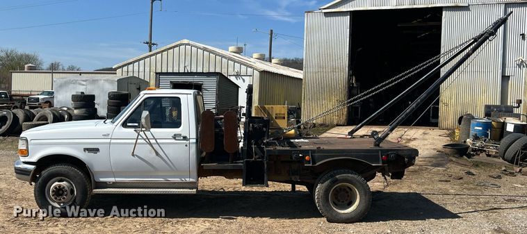 image for item MY9606 1997 Ford F450 Super Duty  flatbed truck