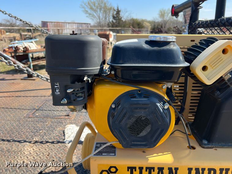 image for item MY9606 1997 Ford F450 Super Duty  flatbed truck