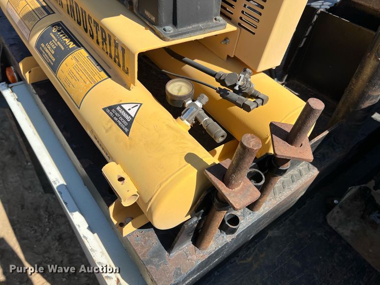 image for item MY9606 1997 Ford F450 Super Duty  flatbed truck