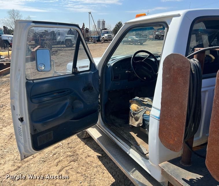 image for item MY9606 1997 Ford F450 Super Duty  flatbed truck