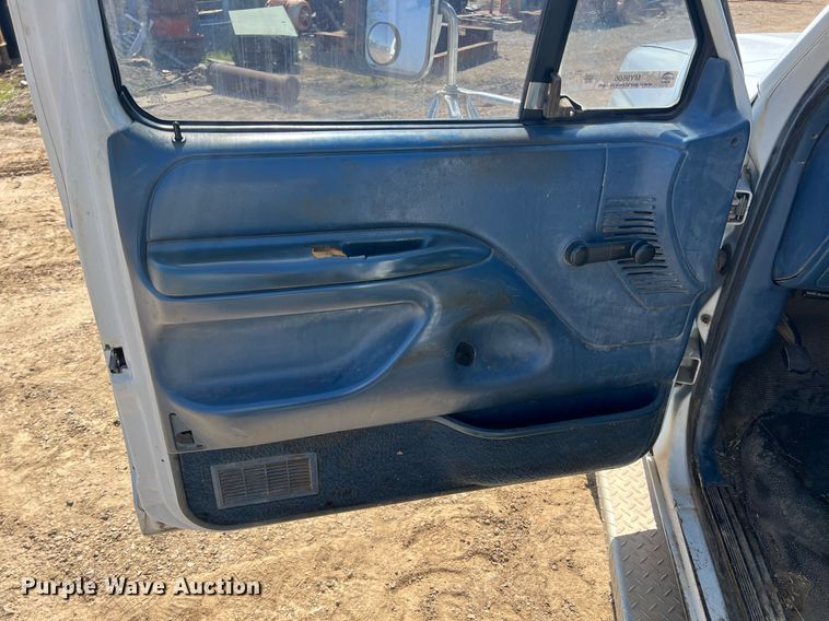 image for item MY9606 1997 Ford F450 Super Duty  flatbed truck