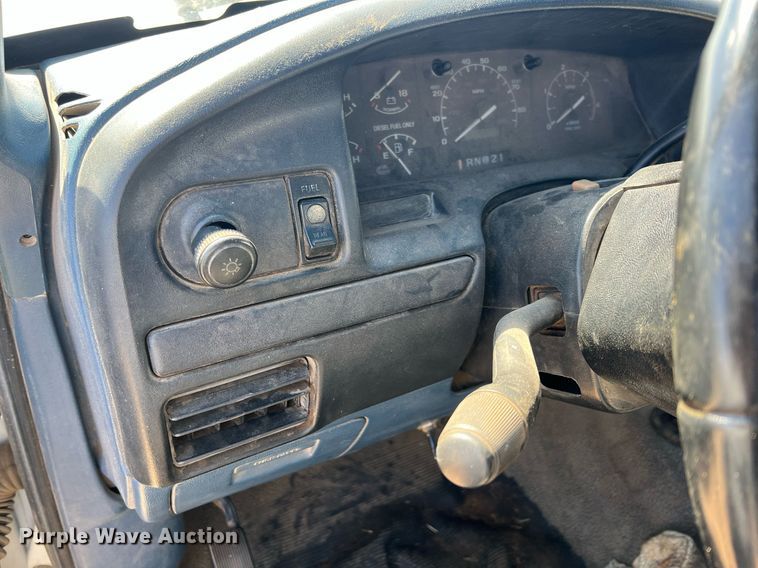 image for item MY9606 1997 Ford F450 Super Duty  flatbed truck